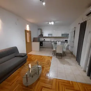 Duje & Dragana Apartmán Plano